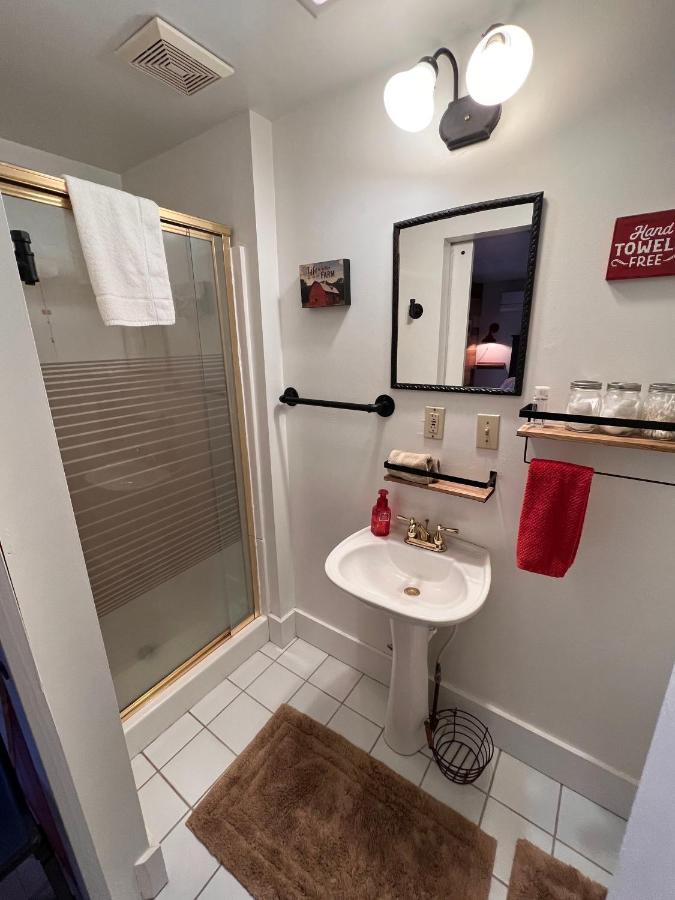The Farmhouse Inn Guest House Nappanee Dış mekan fotoğraf